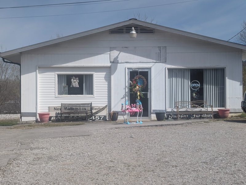 Gin Gin's storefront in London, Kentucky